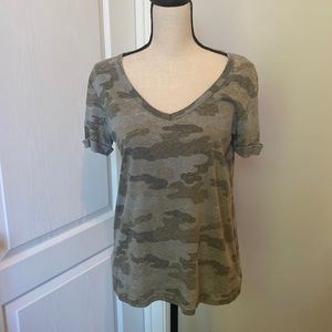 American Eagle Camo v-neck